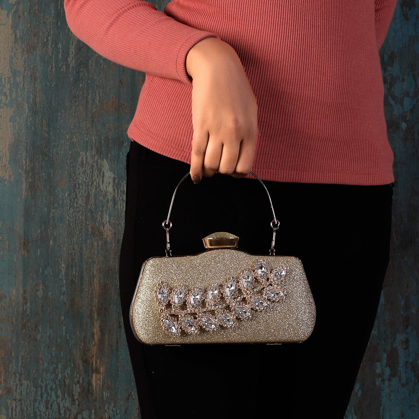 The Golden Gleamy Sea Bed Clutch