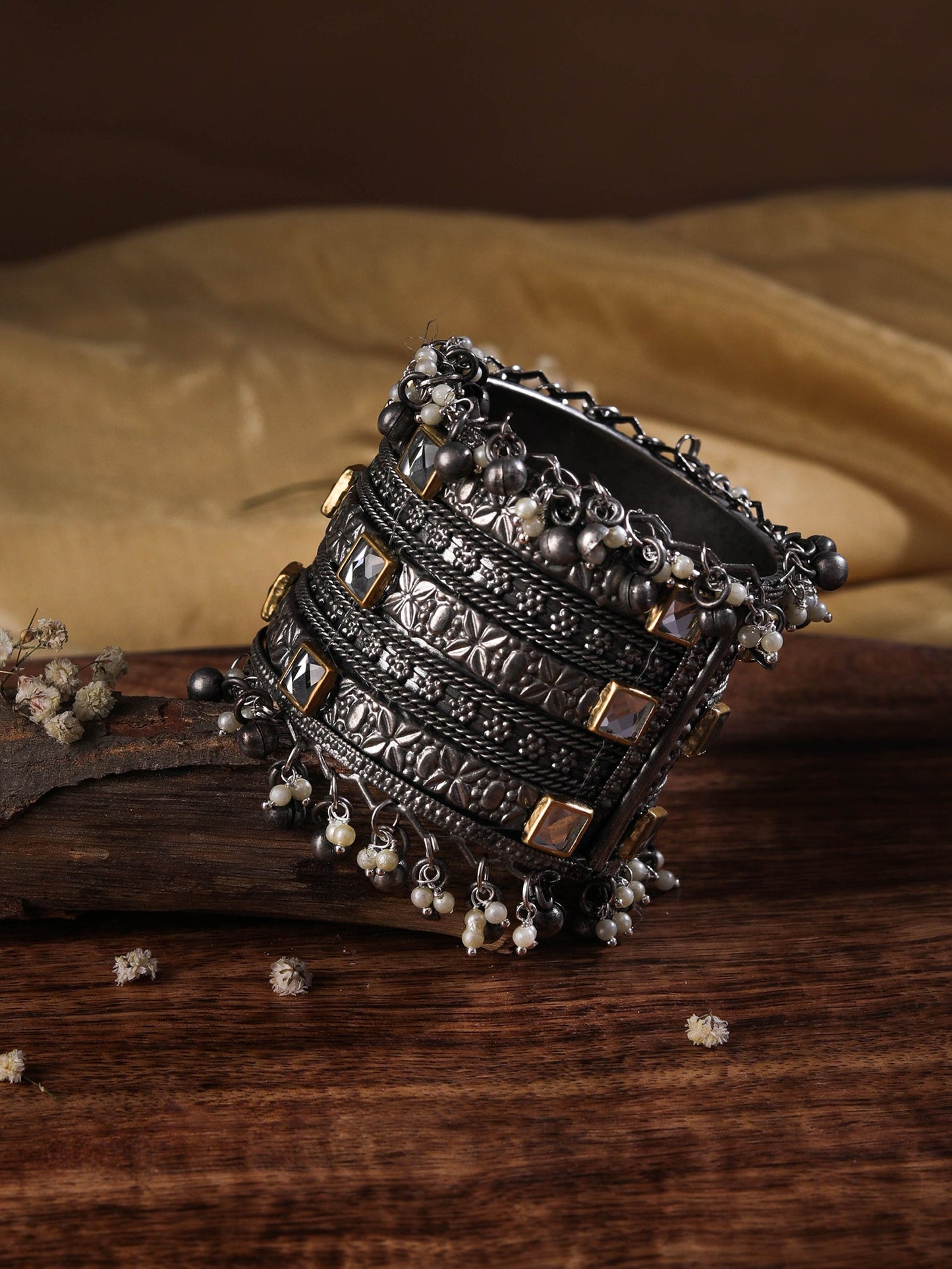 The Art Gallery Kundan Bracelet