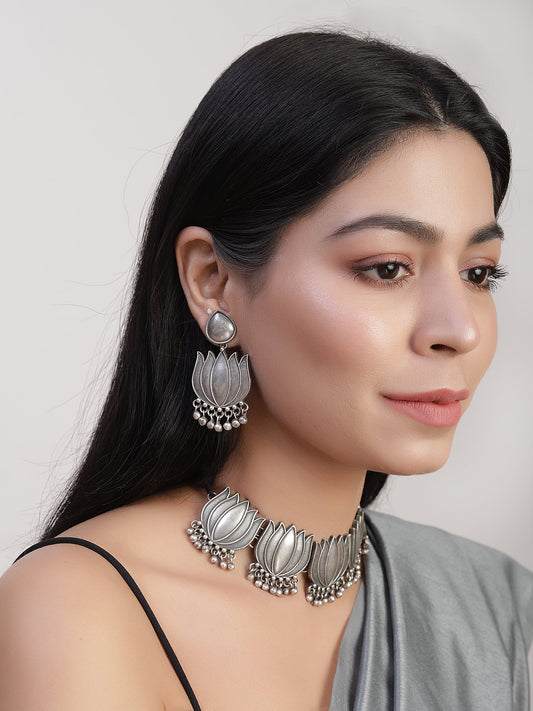 The Silver Lotus Choker Set
