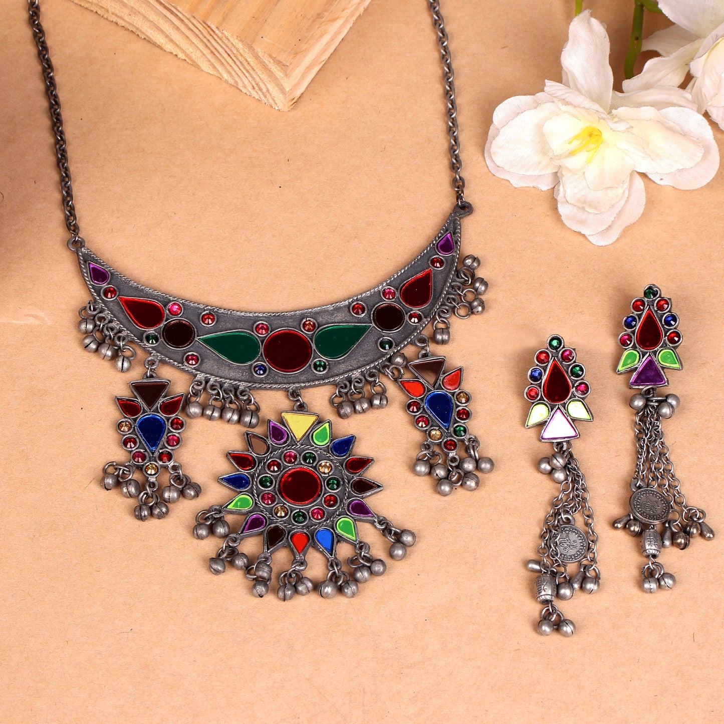 The Munfarid Hasli Necklace Set