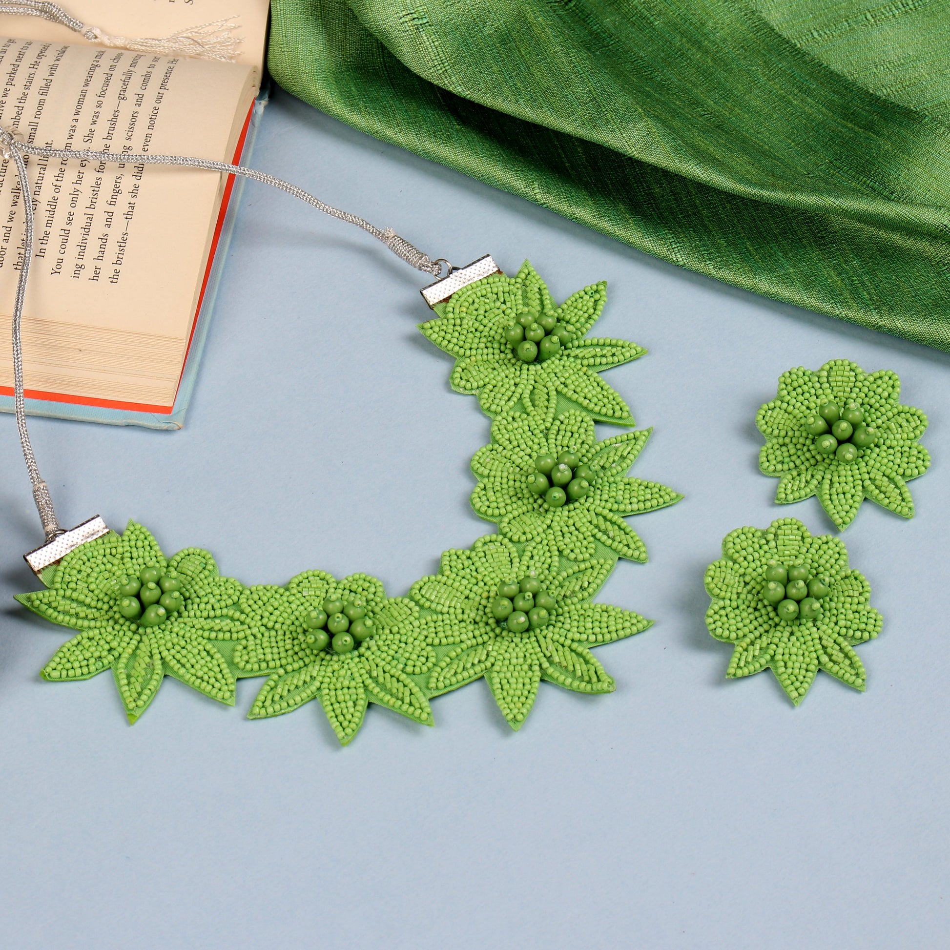 The Locust Necklace Set in Green - Cippele