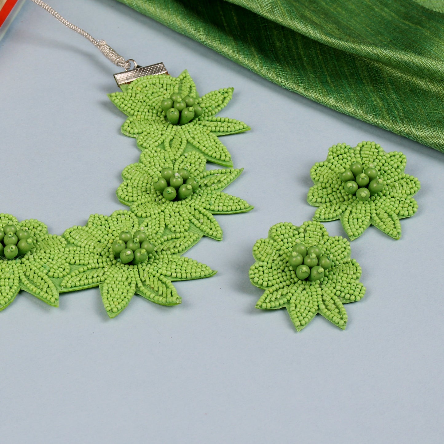 The Locust Necklace Set in Green - Cippele