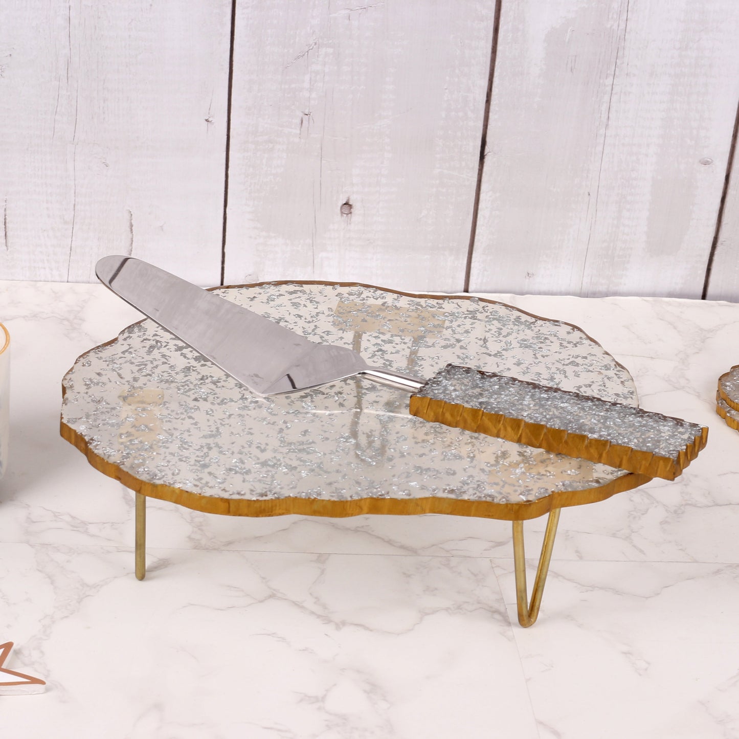 The Fluidic Silver Metal Accent Cake Stand - Cippele