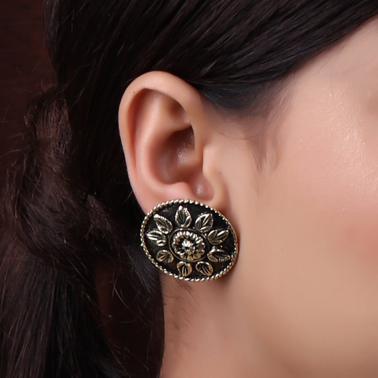 Necklace Set,Floral Punch Round Brass Pendant Set in Dual Tone - Cippele Multi Store